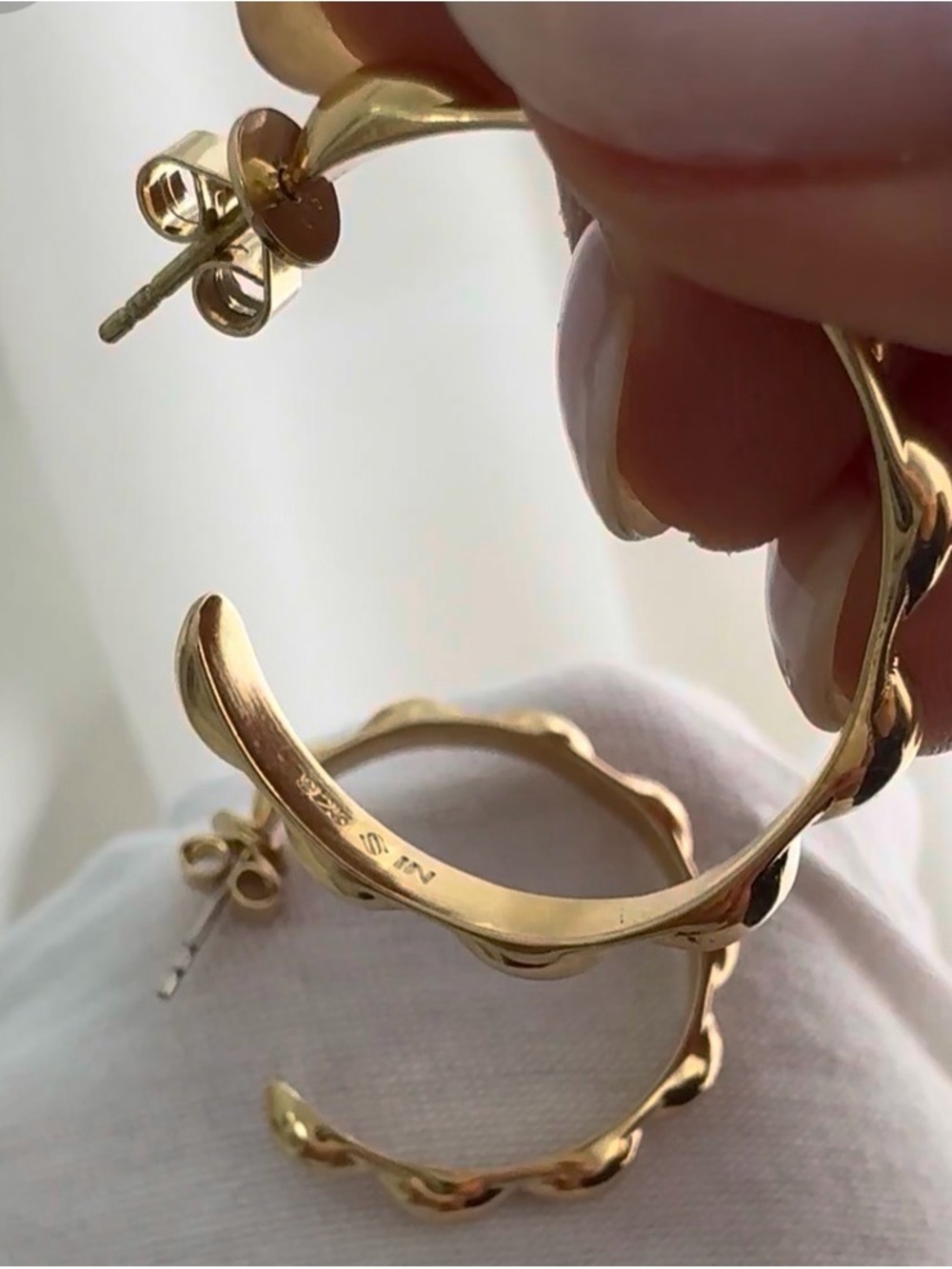 Sophie Blake 14kt Gold Plated  Selena Gold Hoop Earrings NWT - Picture 11 of 12